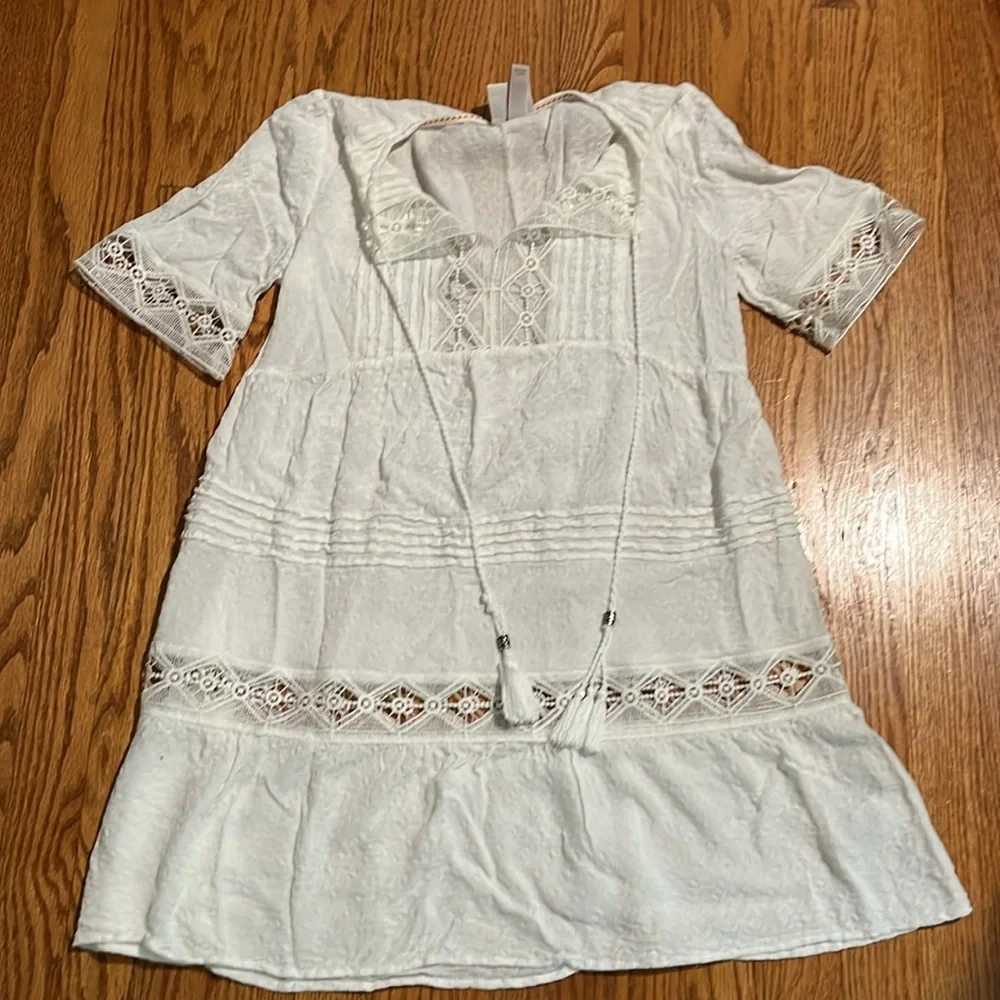 White Lace Trim Cover Up - Picture 4 of 6